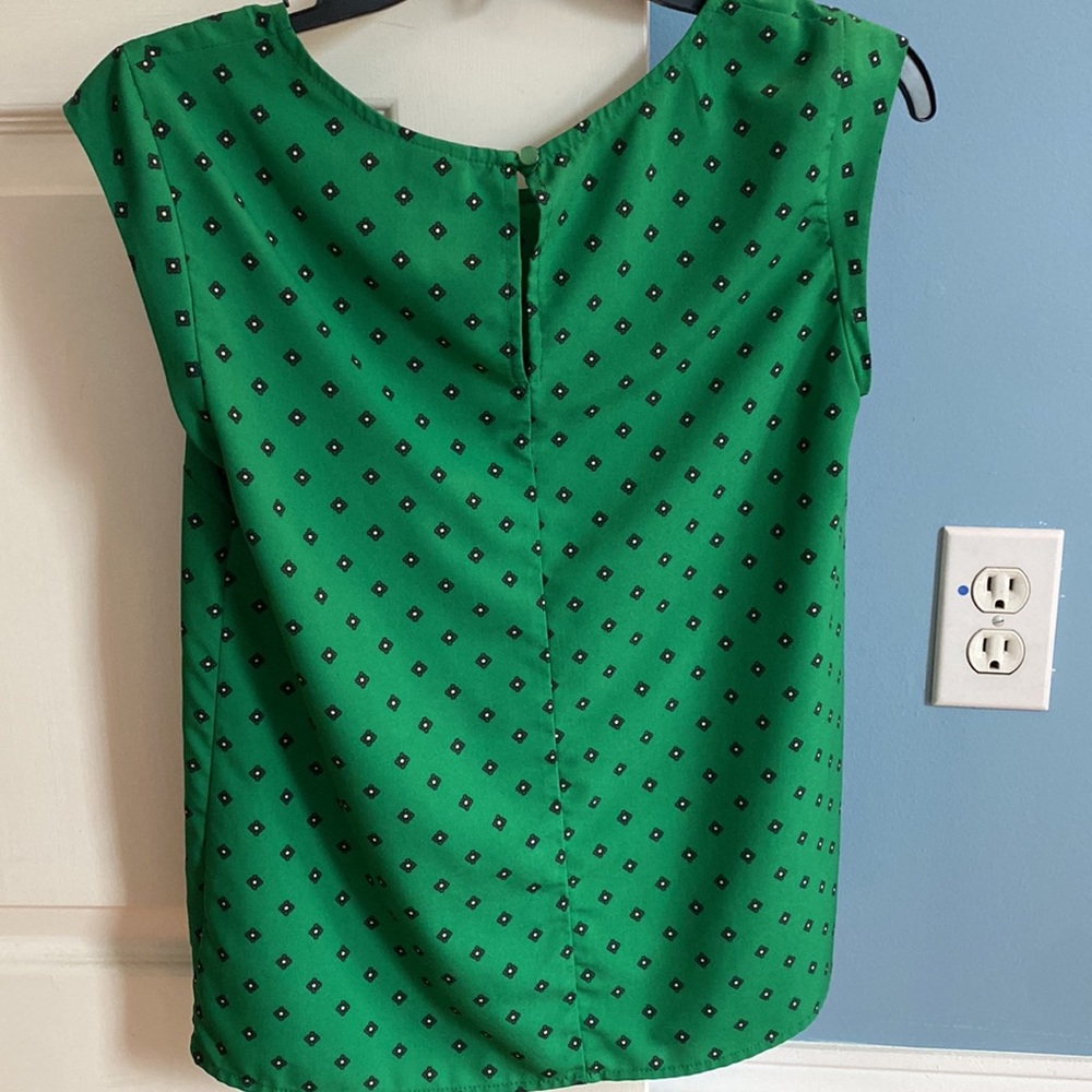 Polyester top - Picture 2 of 10